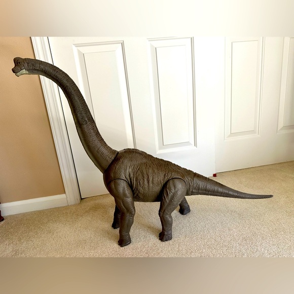 HUGE Action Figure Dinosaur - 27” tall, 41” long - Over 3ft. Nose to Tail - Picture 1 of 5